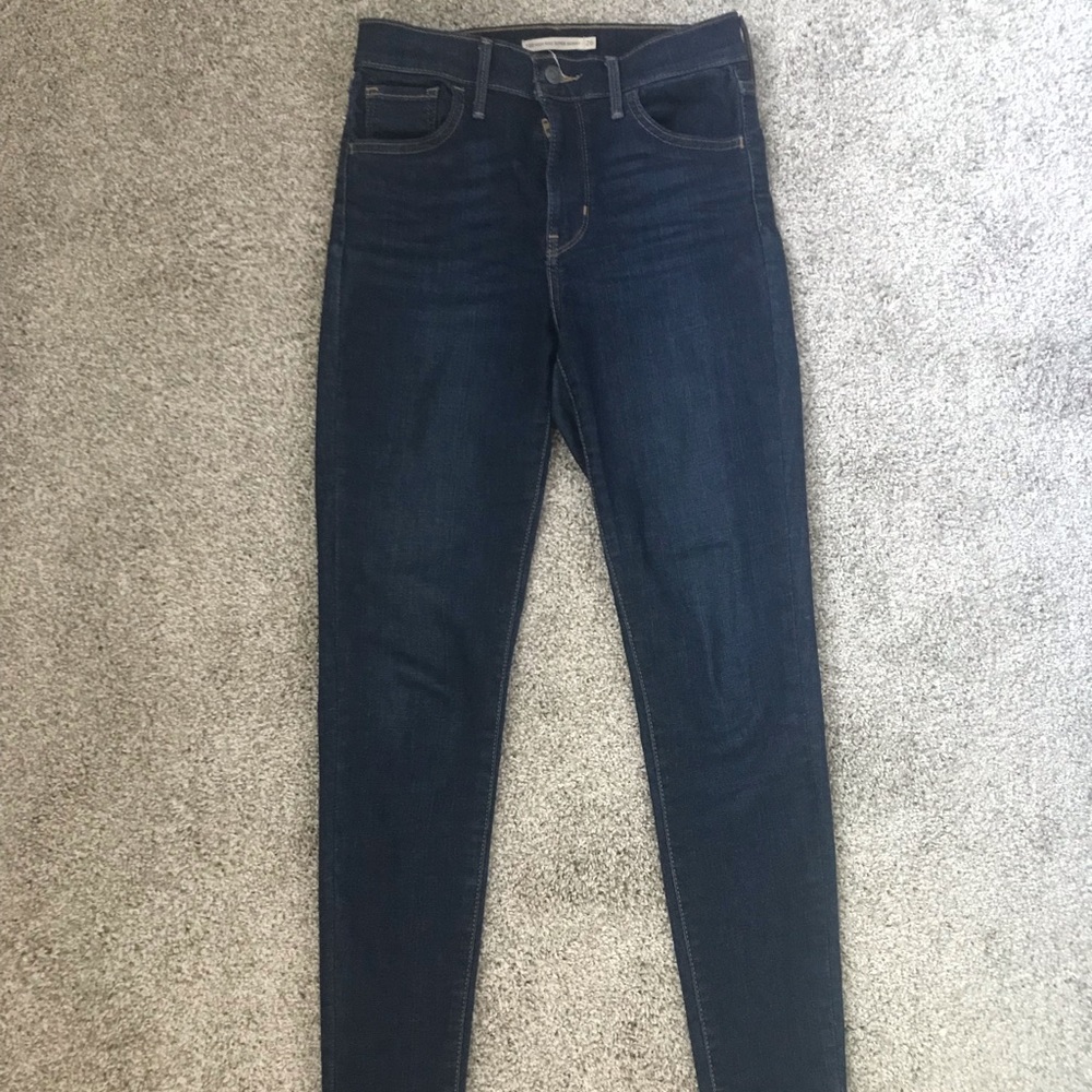 Levi’s 720 high rise super skinny jeans
